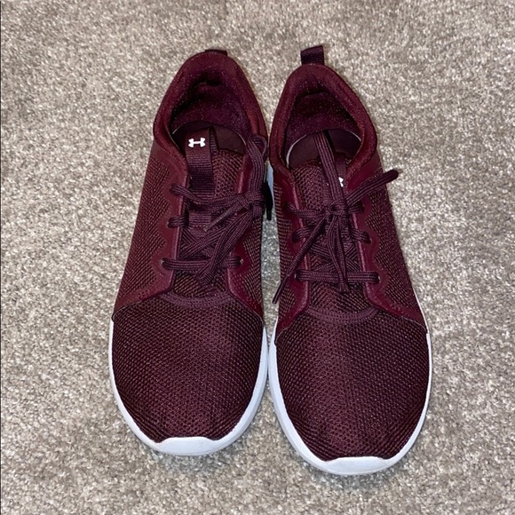 women's maroon under armour shoes